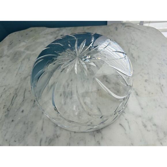 Vintage Crystal 8.5” Bowl Heavy Lead Centerpiece Serving Dish Home Decor Fruit - Picture 4 of 16